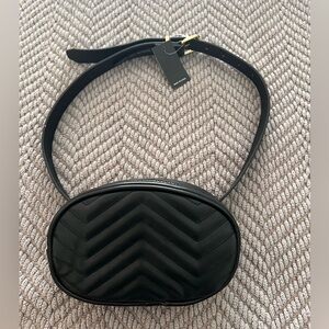 SHEIN Black Quilted Belt Bag